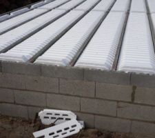 Planché isolant du vide sanitaire. et pose des gaines.