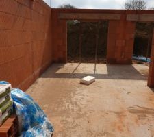 Vue de la salle &agrave; manger dans le salon