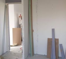 Vue du fond d'une chambre de l'étage