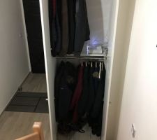 Placard sur mesure dans l?entr&eacute;e