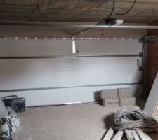 Garage, isolation du mur c&ocirc;t&eacute; partie habitable, le reste sera pl&acirc;tr&eacute;