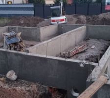 Vide sanitaire sous garage, buanderie/cellier et salle de jeux