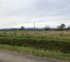 Terrain de 1 500m2 borné - Vue sur les Pyrénées (quand il fait beau ^^)