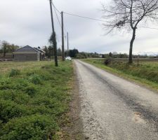 Chemin qui nous emmène au terrain !