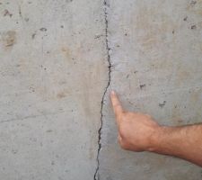 Fissure entre les 2 élément (béton coulé en 2 fois)