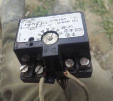 Détail du thermostat cassé