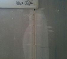 Détail finition cloison sous les fenêtres