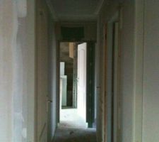 Il a fallu 3 portes pour enfin recevoir celle qui s'ouvrait du bon cot&eacute; pour le garage