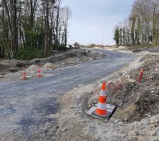 Voirie bientôt terminée. En attente des attestations de conformités pour commencer la construction