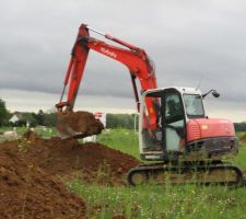 Travaux de terrassement sous la pluie (25-04-19)