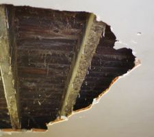 Démolition du sous-plafond en brique du RDC