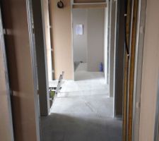 On commence l'intérieur par l'intermédiaire de BH platrerie
