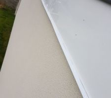 La noue modifiée pour decaler la pluie ailleurs que sur le mur
