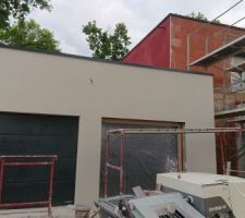 Enduit blanc kaolin weber sur le double garage