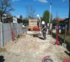 Travaux Portail: on coule