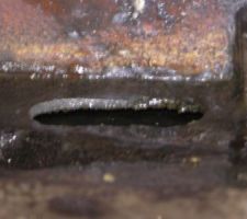 Un trou au fond de ma chaudi&egrave;re de 6 cm de long et 2 cm de large.