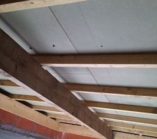 Trous laissés par les clous retirés