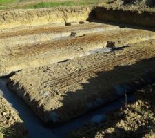 Ajout des semelles filantes en partie centrale + réalisation du béton de propreté.