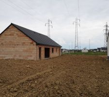 Terre étalée... Plus qu'à attendre que tout se tasse
