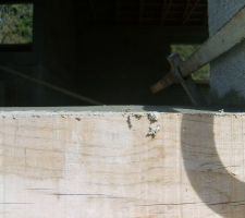 Pas de porte, porte d'entr&eacute;e;on voit pas trop mais il est l&eacute;g&egrave;rement bomb&eacute;