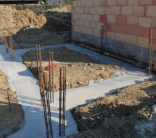 Semelles de fondation terminées - chainages verticaux