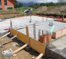 Construction du soubassement et préparation du terre plein