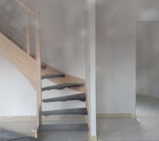 Préparation pour l'enduit intérieur et escalier posé !