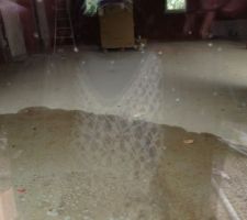 ¨Photo prise de l'extérieur, à travers la fenêtre.Hors d'eau facturé!