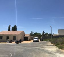 Mauvaise couleur (devrait être la même que la maison en arrière plan)