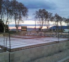 Ca avance bien!La dalle devrait etre coulee en fin de semaine :)