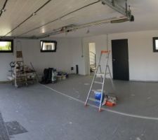 Première couche de peinture du garage faite !