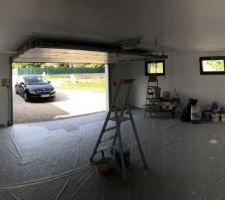 Première couche de peinture du garage faite !