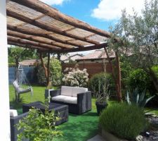 Pergola en bois faite sur mesure par un ami menuisier