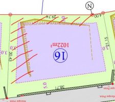 C'est donc notre parcelle avec en trait rouge les zones rocheuses qui vont sauter par le propri&eacute;taire