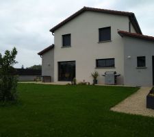 Gazon apr&egrave;s premi&egrave;re tonte