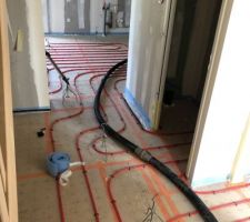 Préparation pour coulage chape fluide anhydrite de la Marque "la chape liquide"