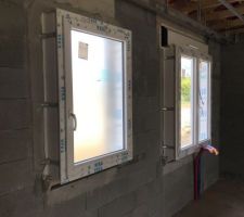 Intérieur de la maison avant l arrivé des plastiques .