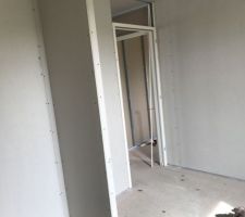 Les plaquistes sont là et l isolation commence.