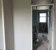 Les plaquistes sont là et l isolation commence.