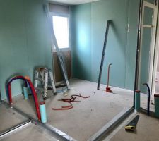 Les plaquistes sont là et l isolation commence.