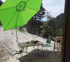 Premier repas sur la terrasse