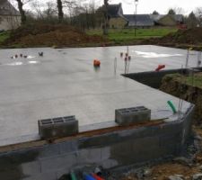 Dalle coul&eacute;e. Rendu propre. Le chantier &agrave; toujours &eacute;t&eacute; bien tenu par l'entreprise de gros ?uvre.