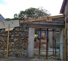 Entr&eacute;e ouest du local de rangement