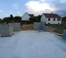 &Eacute;l&eacute;vation des murs, vue du salon vers les 2 baies Sud et Ouest.