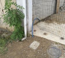 Extraction du flexible pour alimentation en eau du chantier