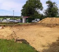 Ouverture du chantier. Terrassement 2eme jour. Le résultat de 2 jours de terrassement.