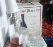 Il fait chaud...les maçons s'hydratent...