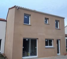 Enduit terre de Lucon...tr&egrave;s joli,  mais il a du &ecirc;tre refait sur lune des fa&ccedil;ades car souffl&eacute;?