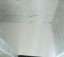 Voici le bac de douche que nous avons choisi pour la salle de bain de la suite parentale. Il a &eacute;t&eacute; fait sur mesure.