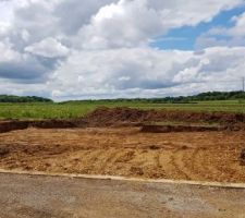 12/06/2019 : première étape et démarrage du chantier !
Terrassement et évacuation des terres.